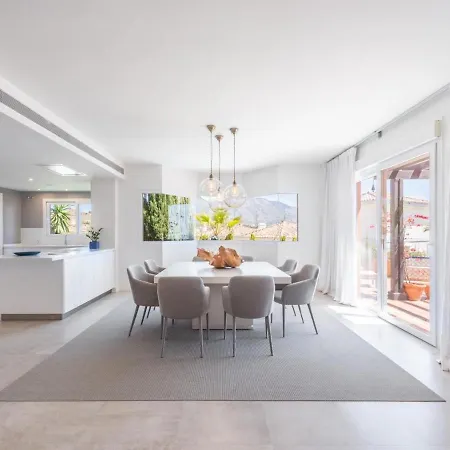 Belvederes A Spacious And Luxury Apartment Marbella