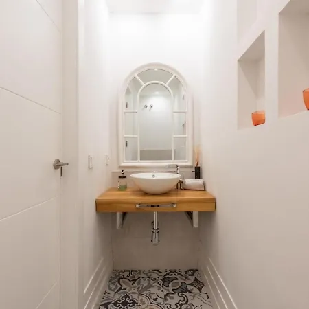 Belvederes A Spacious And Luxury Apartment *